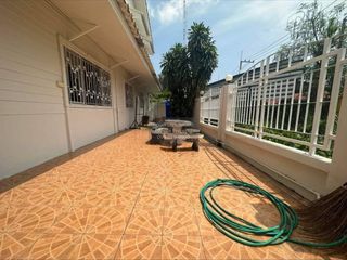 Продажа 4 спальни таунхаус в Mueang Samut Sakhon, Самутсакхон