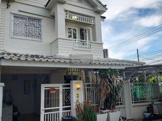 Reihenhaus zum Kauf mit 4 Zimmer in Mueang Samut Sakhon, Samut Sakhon