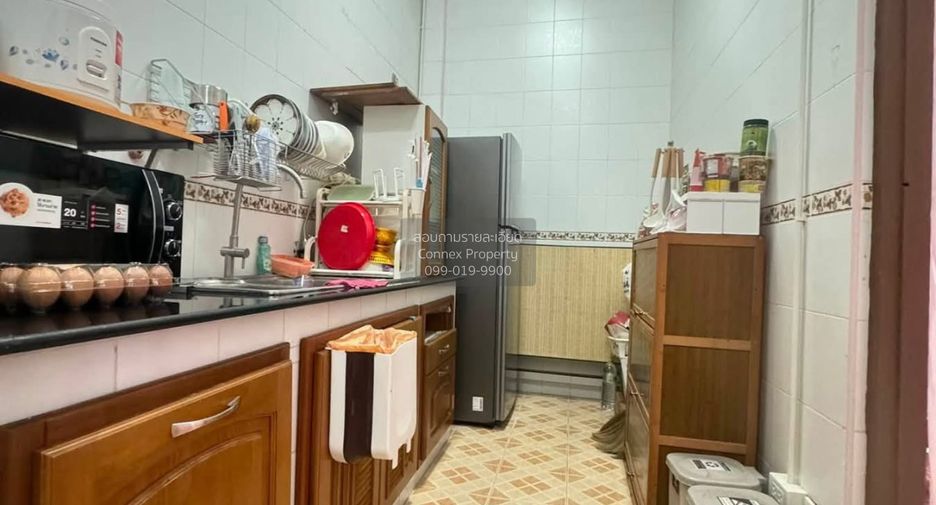 Casa adosada en venta de 4 habitaciones en Bangkok Yai, Bangkok
