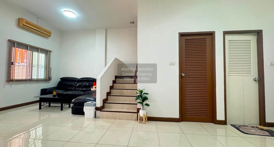 Casa adosada en venta de 4 habitaciones en Bangkok Yai, Bangkok