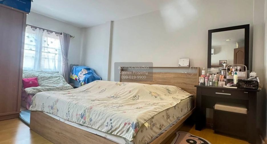 Casa adosada en venta de 4 habitaciones en Bangkok Yai, Bangkok
