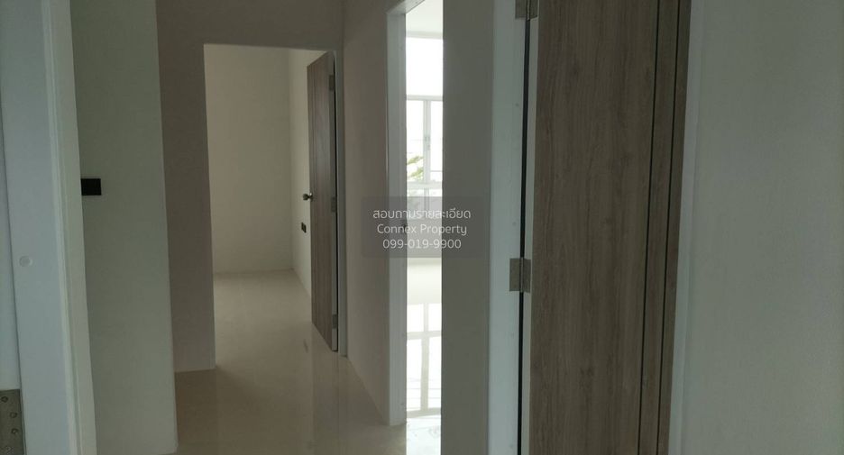 À vendre 3 chambres maison de ville à Ban Bueng, Chonburi