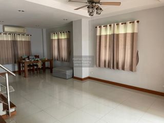 For sale 3 bedrooms townhouse in Chatuchak, Bangkok