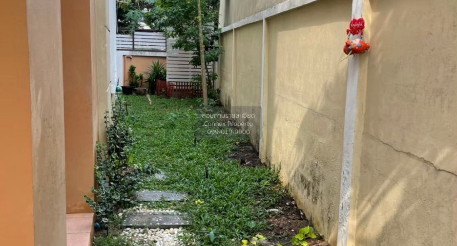 For sale 3 bedrooms townhouse in Chatuchak, Bangkok