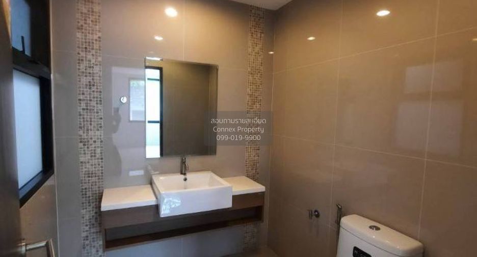 À vendre 5 chambres maison de ville à Bang Phli, Samut Prakan