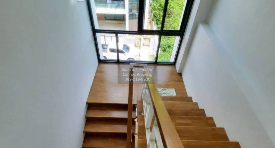 À vendre 5 chambres maison de ville à Bang Phli, Samut Prakan