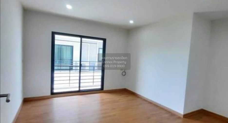 À vendre 5 chambres maison de ville à Bang Phli, Samut Prakan