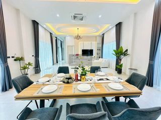 Villa zum Kauf mit 4 Zimmer in Bang Lamung, Chonburi