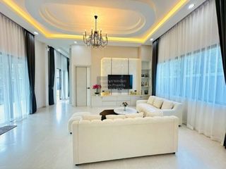 Villa zum Kauf mit 4 Zimmer in Bang Lamung, Chonburi