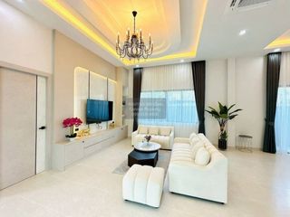 Villa zum Kauf mit 4 Zimmer in Bang Lamung, Chonburi