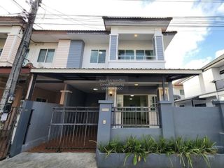 À vendre 3 chambres maison de ville à Mueang Phuket, Phuket