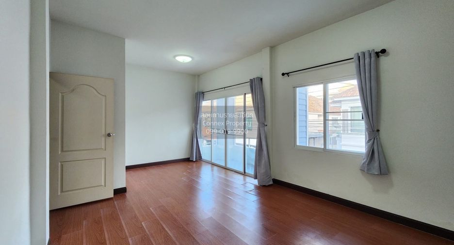 À vendre 3 chambres maison de ville à Mueang Phuket, Phuket