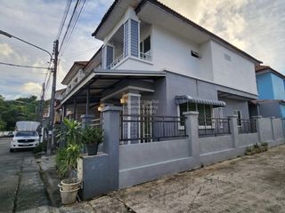 À vendre 3 chambres maison de ville à Mueang Phuket, Phuket