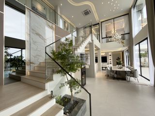 Villa zum Kauf mit 5 Zimmer in Bang Lamung, Chonburi