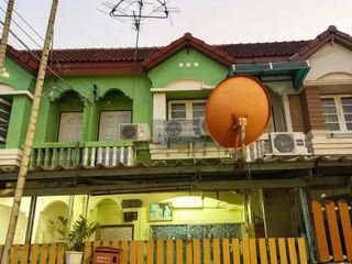 À vendre 2 chambres maison de ville à Bang Khae, Bangkok
