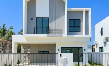 For sale 3 bedrooms house in Mueang Phuket, Phuket