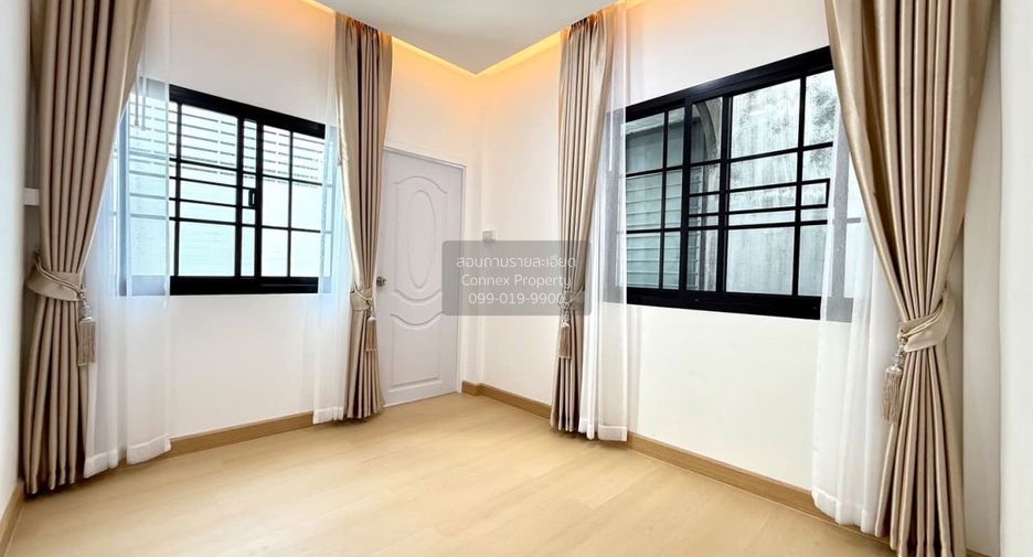 À vendre 4 chambres maison de ville à Bang Khae, Bangkok