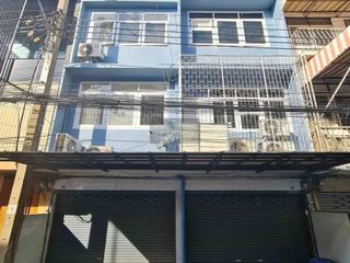 For sale 4 bedrooms retail Space in Khlong San, Bangkok