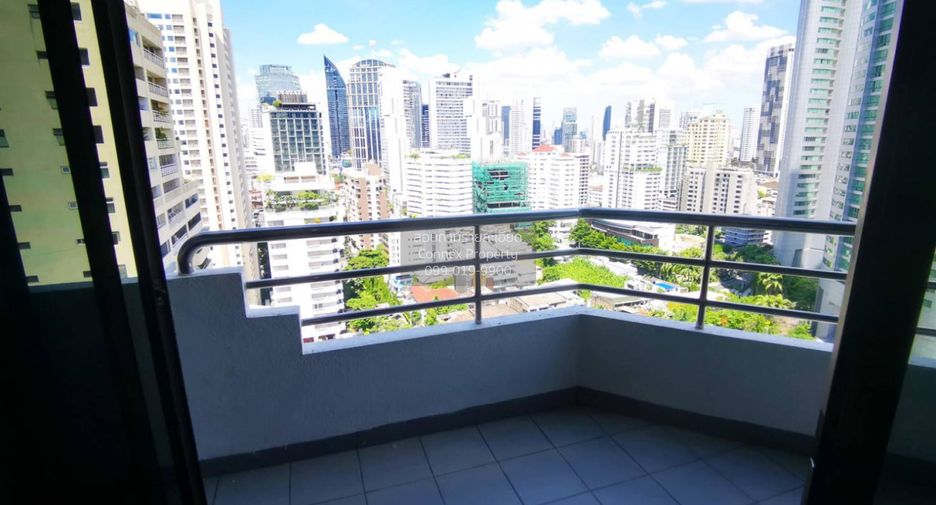 For sale 2 bedrooms condo in Khlong Toei, Bangkok