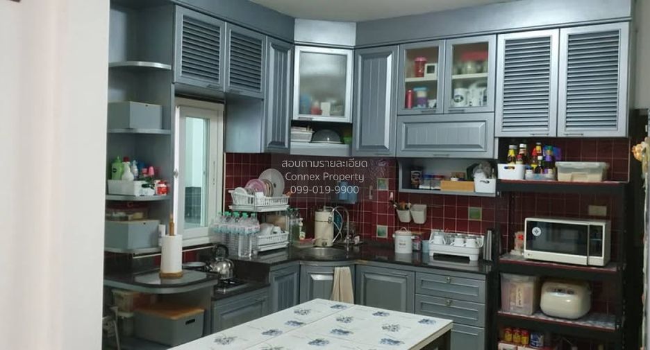 For sale 5 ベッドルーム house in Lat Phrao, Bangkok