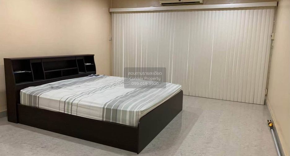 Gewerbefläche zum Kauf mit 2 Zimmer in Chom Thong, Bangkok
