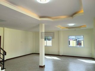 Продажа 3 спальни дом в Mueang Chon Buri, Чонбури
