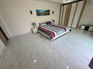 Villa zum Kauf mit 6 Zimmer in Bang Lamung, Chonburi