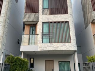 ขาย 4 ห้องนอน บ้านเดี่ยว ใน ห้วยขวาง, กรุงเทพฯ