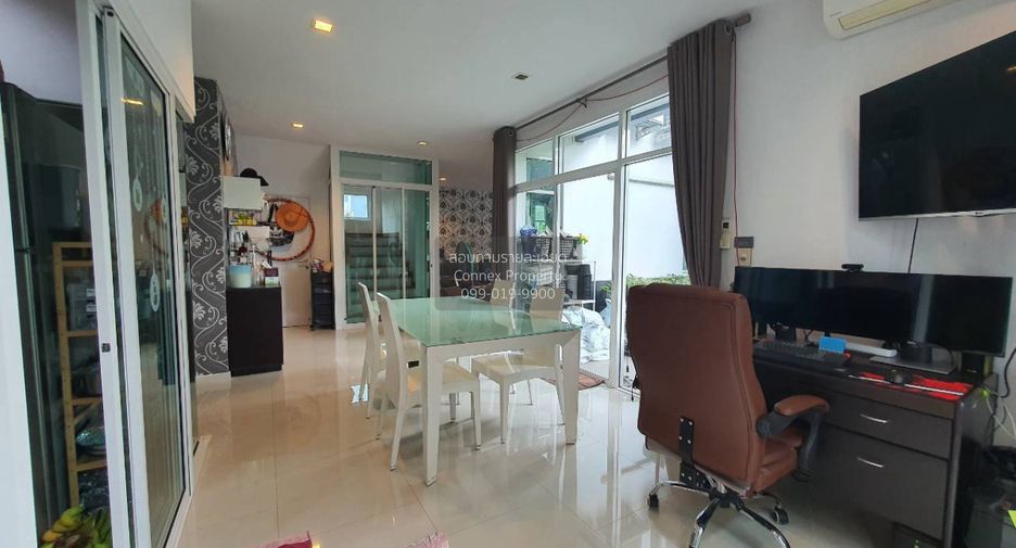 For sale 4 bedrooms house in Khan Na Yao, Bangkok