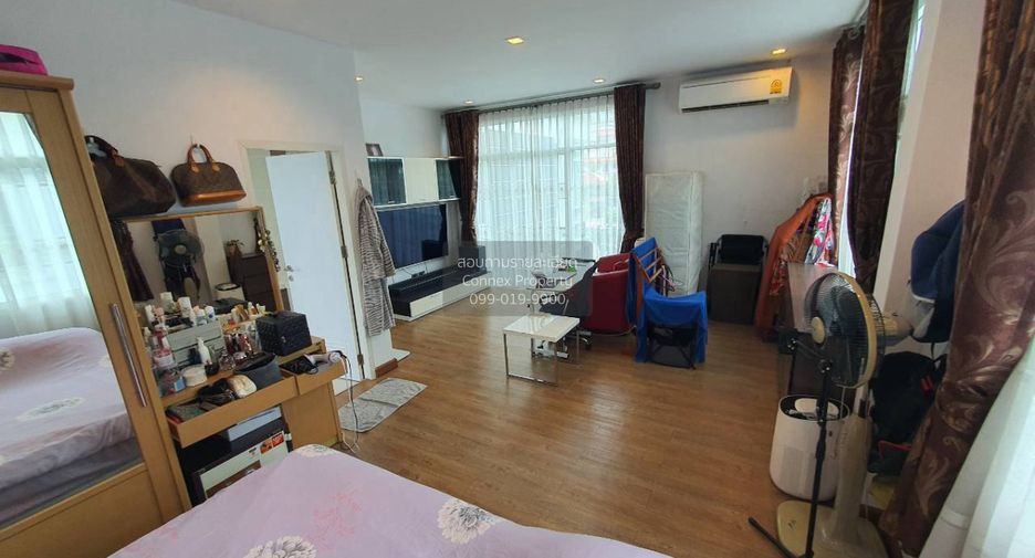 For sale 4 bedrooms house in Khan Na Yao, Bangkok