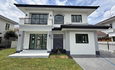 Haus zum Kauf mit 4 Zimmer in Bang Bua Thong, Nonthaburi