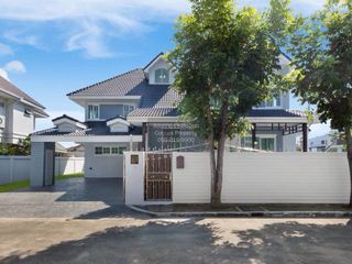 For sale 4 ベッドルーム house in Bang Khae, Bangkok