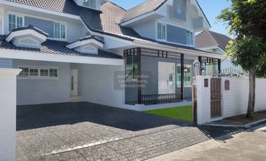 For sale 4 ベッドルーム house in Bang Khae, Bangkok
