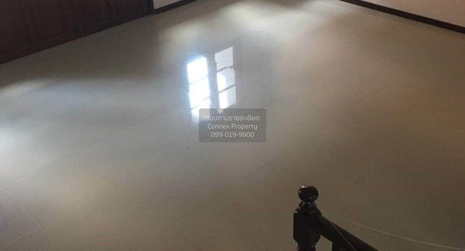 For sale 4 bedrooms townhouse in Lak Si, Bangkok