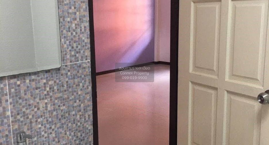 For sale 4 bedrooms townhouse in Lak Si, Bangkok