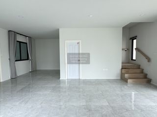 Продажа 3 спальни дом в Pak Kret, Нонтабури