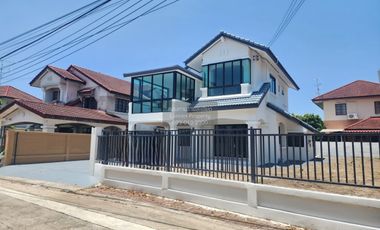 Haus zum Kauf mit 4 Zimmer in Bang Bua Thong, Nonthaburi