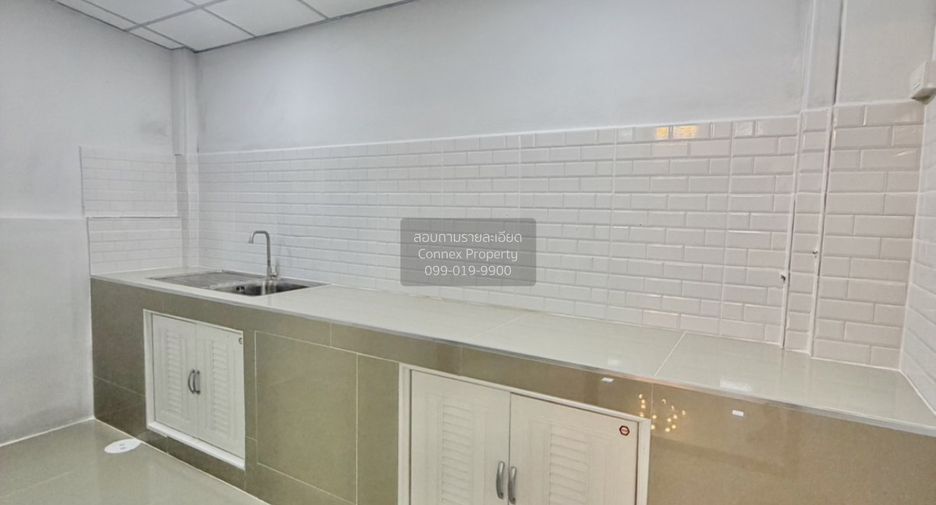 For sale 3 ベッドルーム townhouse in Sai Noi, Nonthaburi