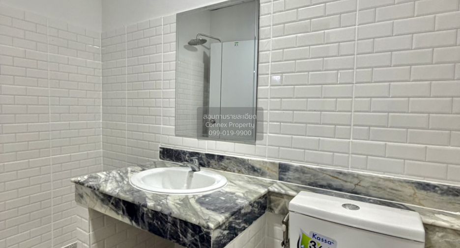 For sale 3 ベッドルーム townhouse in Sai Noi, Nonthaburi