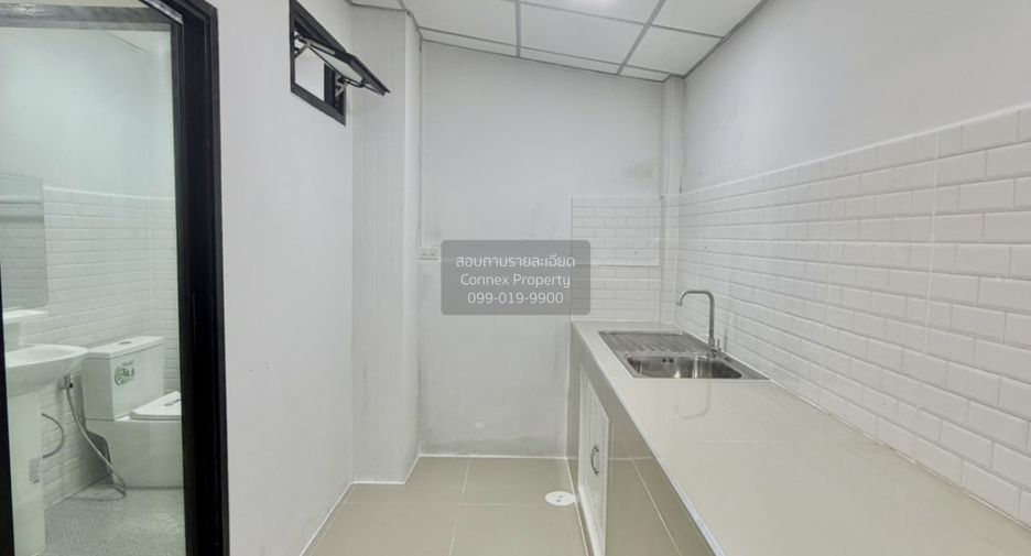 For sale 3 ベッドルーム townhouse in Sai Noi, Nonthaburi