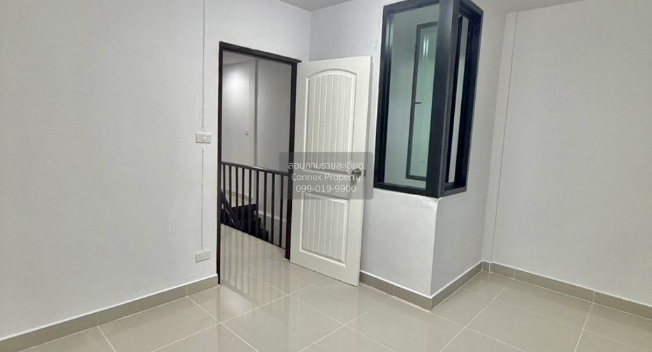 For sale 3 ベッドルーム townhouse in Sai Noi, Nonthaburi