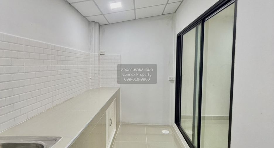 For sale 3 ベッドルーム townhouse in Sai Noi, Nonthaburi