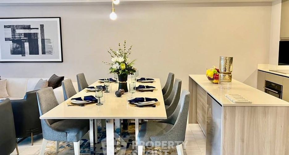 For sale 3 bedrooms condo in Watthana, Bangkok