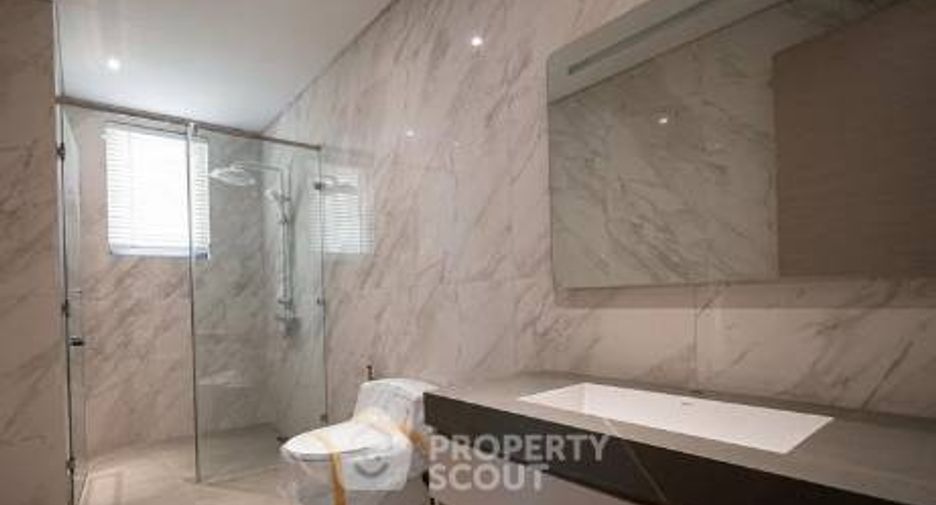 For sale 4 bedrooms villa in Huay Yai, Pattaya