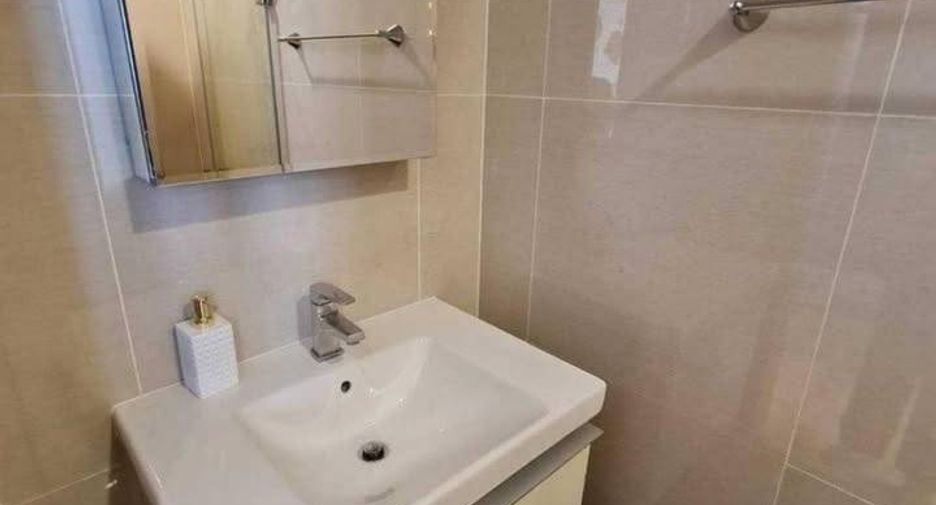 For sale 1 bed condo in Khlong Toei, Bangkok