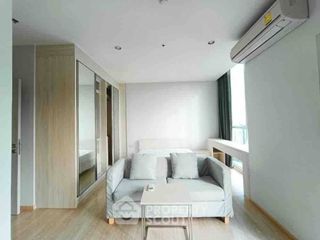 À louer 2 chambres condo à Huai Khwang, Bangkok