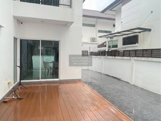 Casa en alquiler de 3 habitaciones en Prawet, Bangkok