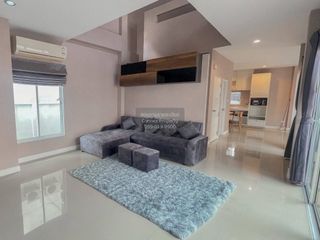 Casa en alquiler de 3 habitaciones en Prawet, Bangkok