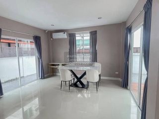 Casa en alquiler de 3 habitaciones en Prawet, Bangkok
