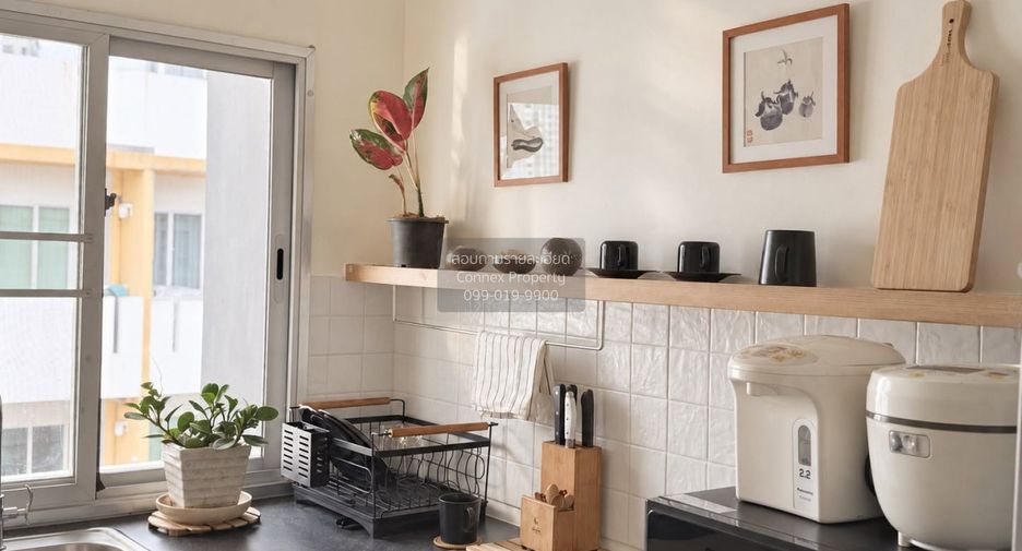 For rent 2 bedrooms condo in Phra Khanong, Bangkok